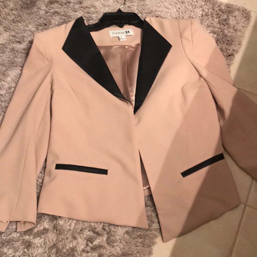 🖤Tan Blazer🖤 - Picture 2 of 4